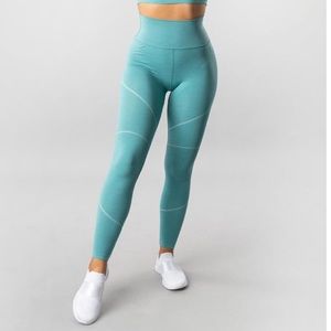 Alphalete og revivals small Capri sun brand new